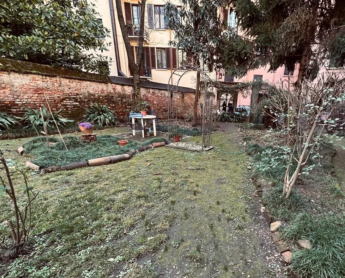 Ferienwohnung Monolocale In Pieno Centro Mailand Italien
