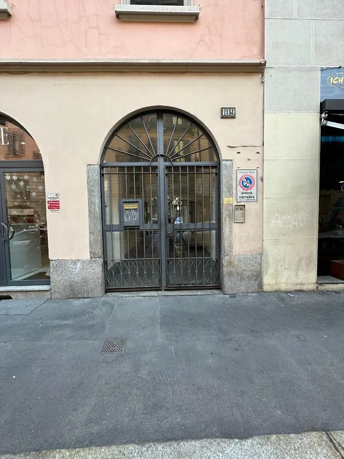 Apartment Ferienwohnung Monolocale In Pieno Centro Mailand