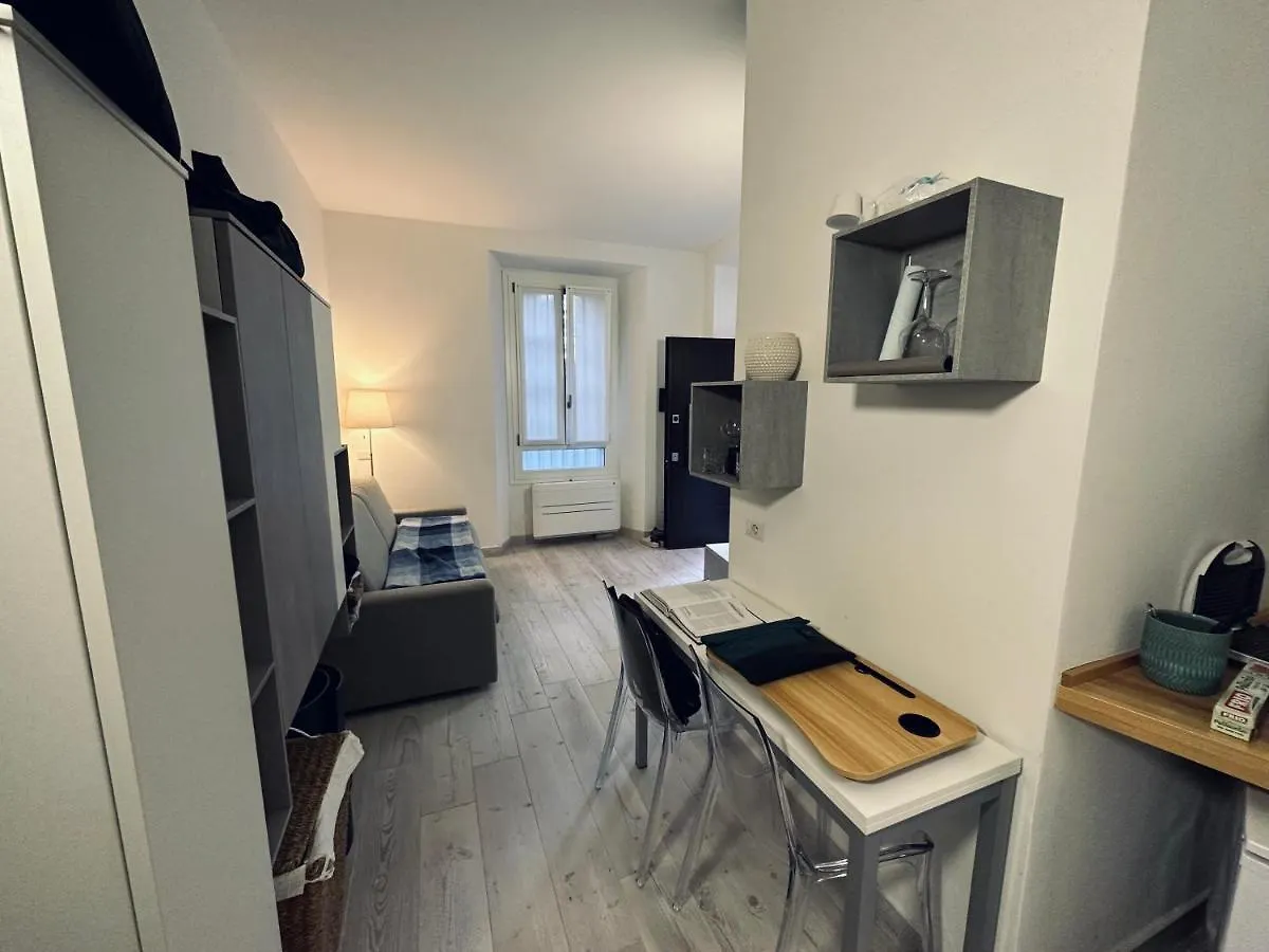 Apartment Ferienwohnung Monolocale In Pieno Centro Mailand